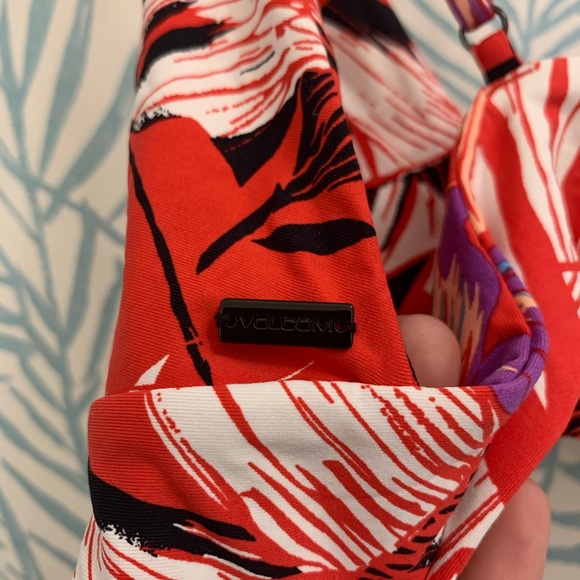 Sonic bloom volcom top - Picture 4 of 4